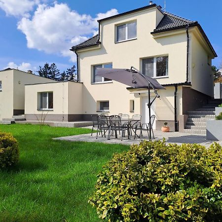 Apartmanovy Dum Se Zahradou V Klidne Casti Prahy Praha Eksteriør bilde