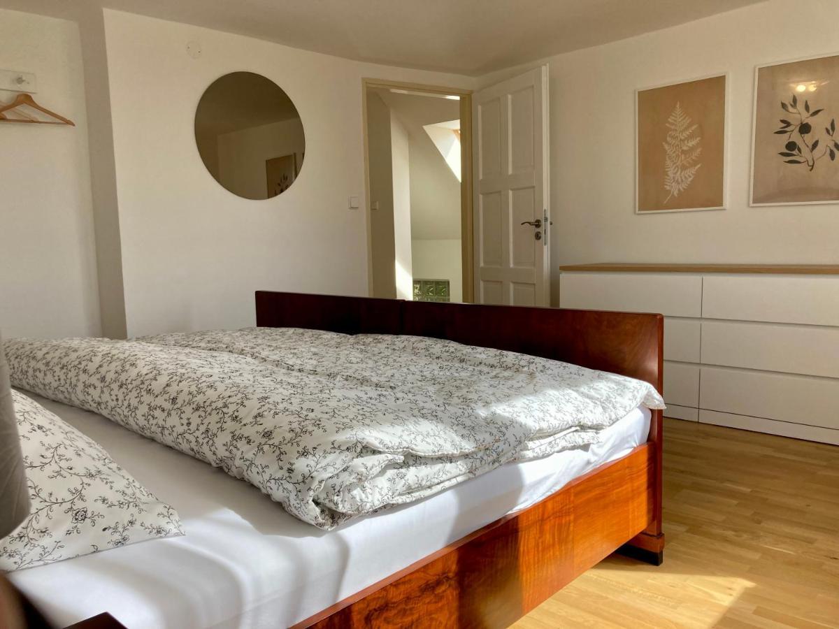 Apartmanovy Dum Se Zahradou V Klidne Casti Prahy Praha Eksteriør bilde